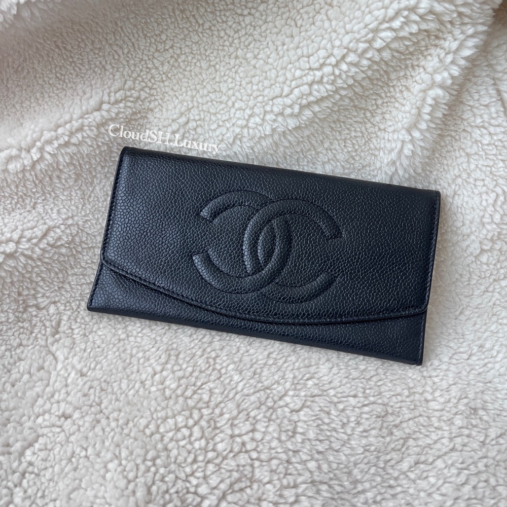 Auth Chanel Vintage Black Caviar Flap Wallet - Great Condition